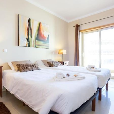 Sea Breeze Lagos Apartment Екстериор снимка