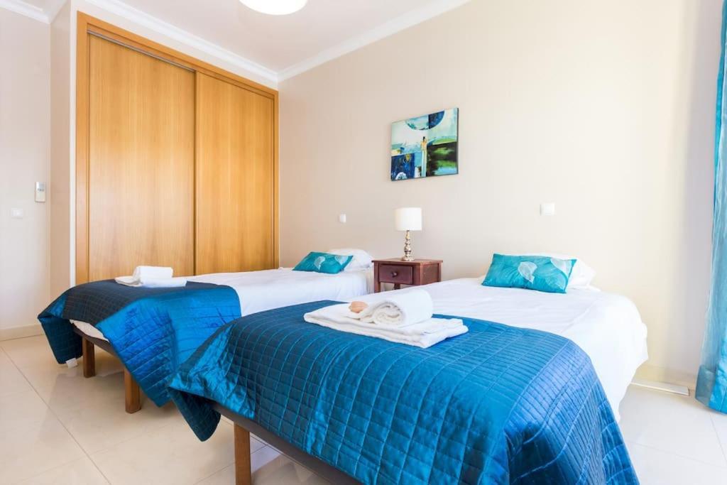 Sea Breeze Lagos Apartment Екстериор снимка