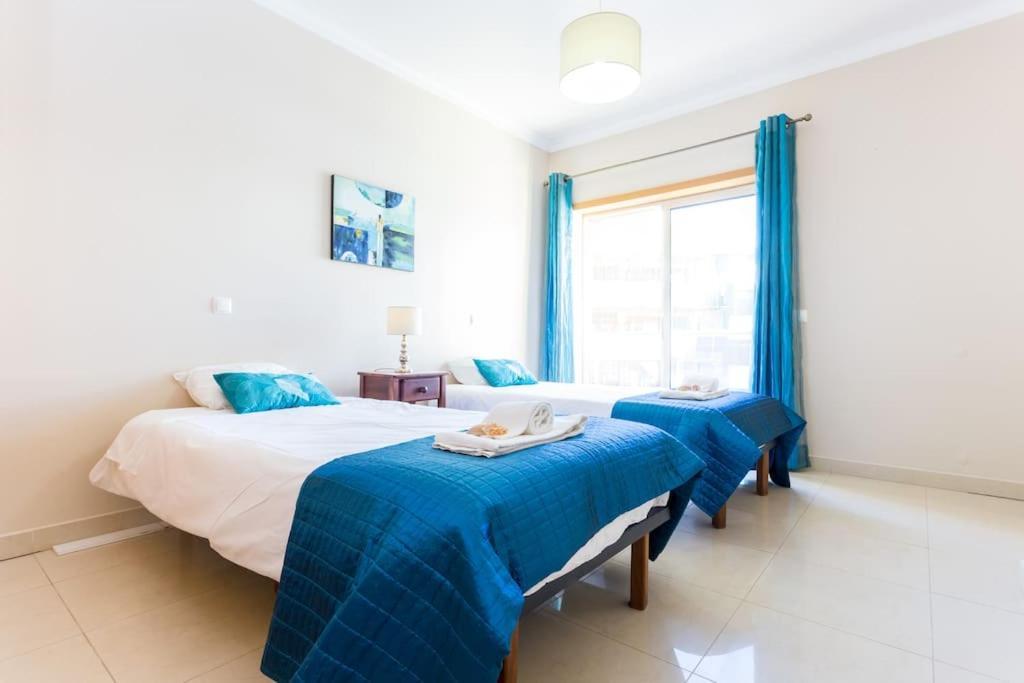 Sea Breeze Lagos Apartment Екстериор снимка