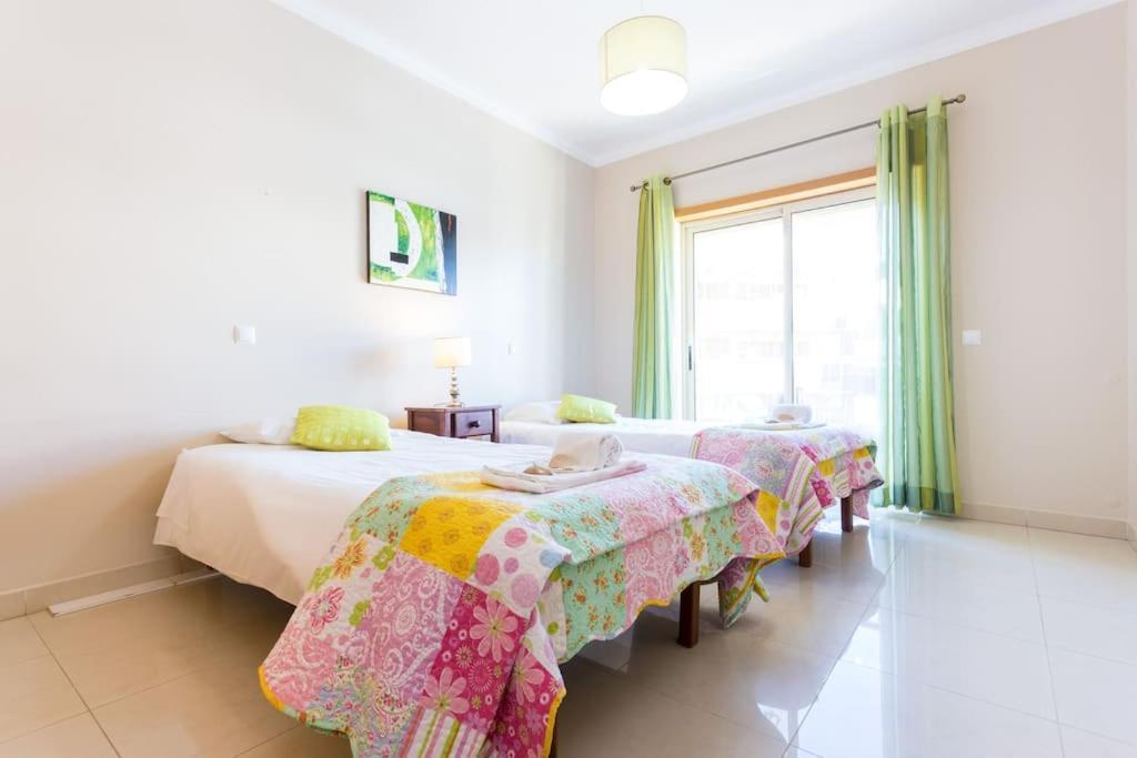 Sea Breeze Lagos Apartment Екстериор снимка
