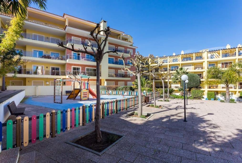 Sea Breeze Lagos Apartment Екстериор снимка